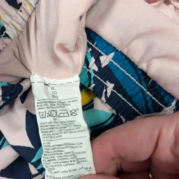 Women’s Old Navy Active Go Dry Athletic Shorts Size XL - Picture 4 of 4